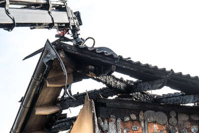 Einfamilienhaus durch Brand völlig zerstört FOKE-2021040116382358-116.jpeg