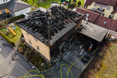 Einfamilienhaus durch Brand völlig zerstört FOKE-2021040117110590-011.jpeg