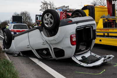 A25 bei Weißkirchen nach schwerem Unfall gesperrt FOKE-2021040518329434-037.jpeg