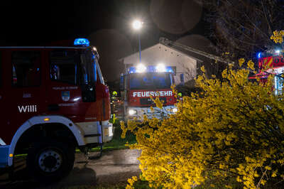 Neun Feuerwehren bei Wohnhausbrand in St. Marien bei Neuhofen im Einsatz FOKE-2021040520419471-046.jpeg