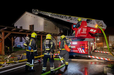 Neun Feuerwehren bei Wohnhausbrand in St. Marien bei Neuhofen im Einsatz LEIBETSEDER-2021040519412-016.jpeg