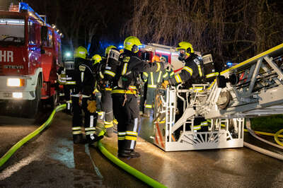 Neun Feuerwehren bei Wohnhausbrand in St. Marien bei Neuhofen im Einsatz LEIBETSEDER-2021040519512-027.jpeg