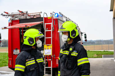 Containerbrand - Feuerwehrmann alarmiert Einsatzkräfte BRANDSTAETTER-20210417-82.jpeg