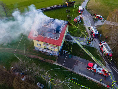 Großeinsatz der Feuerwehr bei Brand in Helfenberg DJI-0704-000-FOKE-2400-pixel-2.jpeg