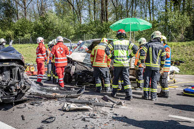Schwerer Verkehrsunfall in Leonding BAYER-AB3-2147.jpeg