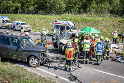 Schwerer Verkehrsunfall in Leonding BAYER-AB3-2178.jpeg