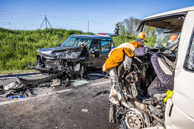 Schwerer Verkehrsunfall in Leonding BAYER-AB3-2303.jpeg