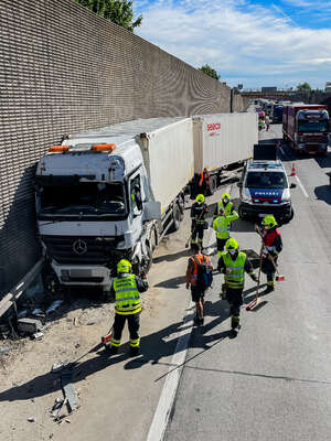 LKW Unfall Westautobahn A1 FOKE-2021052609084050-011-Bearbeitet.jpeg