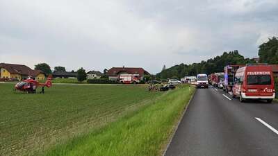 Schwerer Verkehrsunfall in Kaufing 199203908-1461567714178685-2702106854302023413-n.jpeg