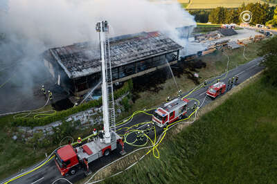 Großbrand bei Holzbaufirma in Waldburg FOKE-2021061620240024-013.jpeg
