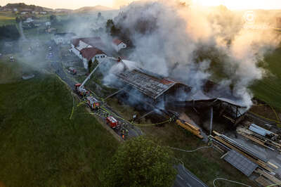 Großbrand bei Holzbaufirma in Waldburg FOKE-2021061620320039-022.jpeg