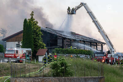 Großbrand bei Holzbaufirma in Waldburg FOKE-2021061620364476-037.jpeg