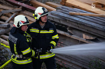 Großbrand bei Holzbaufirma in Waldburg FOKE-2021061621084520-061.jpeg