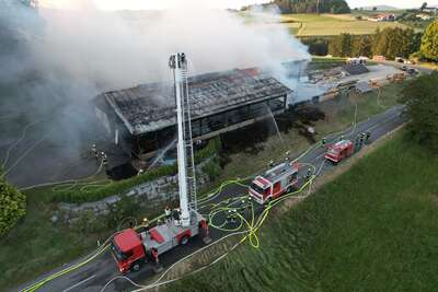 Großbrand bei Holzbaufirma in Waldburg fkstore-9812.jpeg