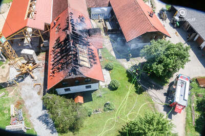 Neun Feuerwehren bei Dachstuhlbrand im Einsatz KASTNER-2021061713192039-008.jpeg