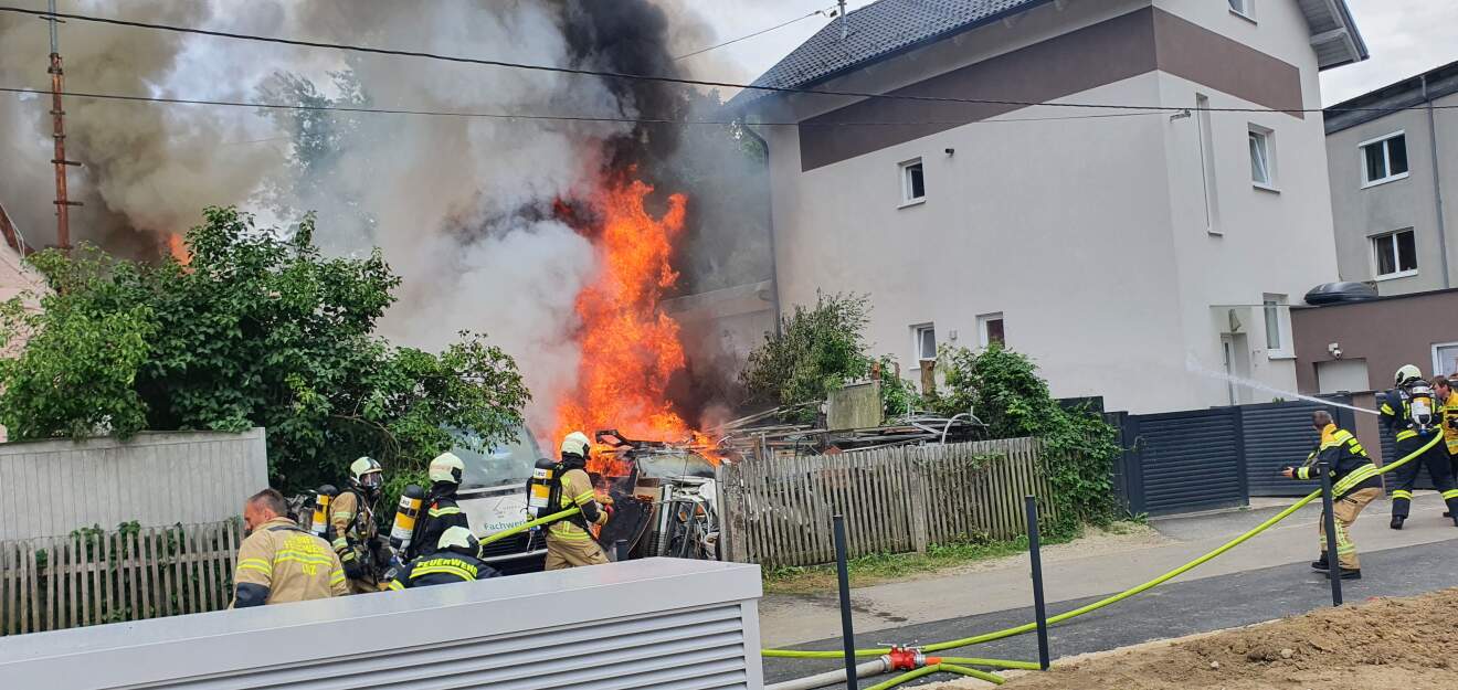 Garagenbrand in Ebelsberg