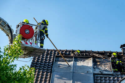 Dachbrand bei einem Einfamilienhaus in Perg FOKE-2021072117578592-004.jpg