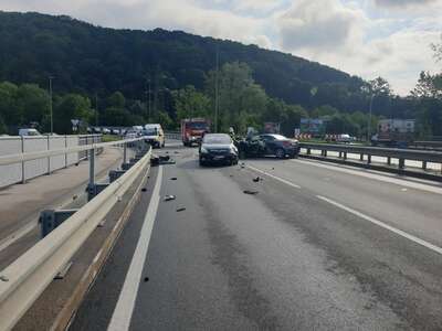 Totalsperre der Steyreggerbrücke am Montagmorgen nach Verkehrsunfall 002.jpg