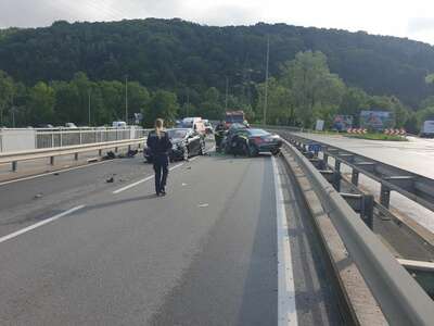 Totalsperre der Steyreggerbrücke am Montagmorgen nach Verkehrsunfall 003.jpg