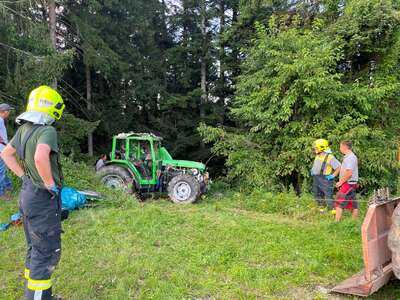 Mit Traktor abgestürzt 2021-08-10-Toedlicher-Traktorunfall-Scharnstein-9.jpg