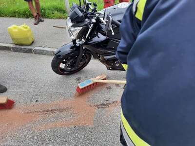 Motorradlenker touchierte Randstein und stürzte FB-IMG-1629460364375.jpg