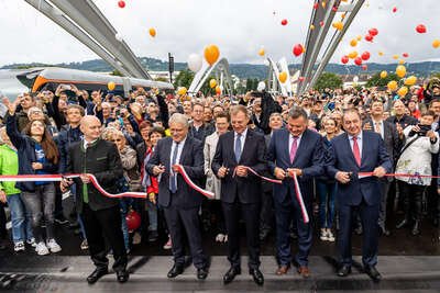 Neue Eisenbahnbrücke eröffnet BAYER-2021082810518442-324.jpg