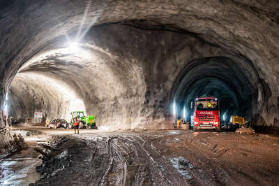 Erster Tunnel-Durchschlag beim Westring FOKE-2021090614330619-068.jpg