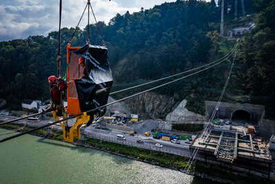 Arbeiten 100 Meter über der Donau FOKE-2021092213250026-021.jpg