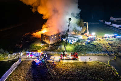 Neun Feuerwehren bei Großbrand in Rohr im Kremstal FOKE-2021092523120032-012.jpg