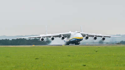 Landung Antonov AN 225 am Linzer Flughafen FOKE-2021100515264495-041.jpg