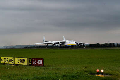 Landung Antonov AN 225 am Linzer Flughafen FOKE-2021100515264496-042.jpg