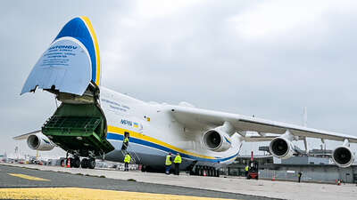 Landung Antonov AN 225 am Linzer Flughafen FOKE-2021100515484037-040.jpg