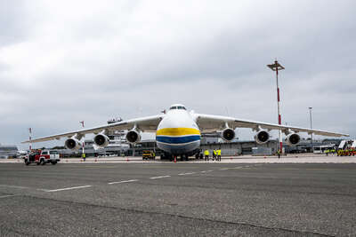 Landung Antonov AN 225 am Linzer Flughafen FOKE-2021100515454023-029.jpg