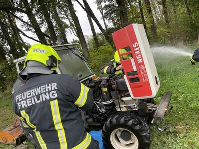 Traktor beginn bei Mulcharbeiten zu brennen photo-2021-10-05-16-55-02.jpg