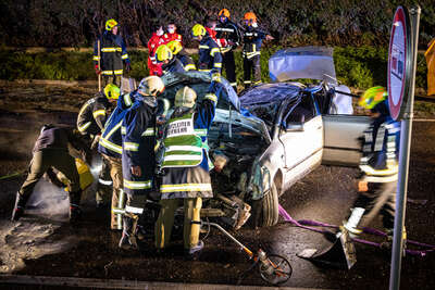Ein Toter bei schwerem Verkehrsunfall auf Eferdinger Bundesstraße B129 BAYER-AB2-5972-2.jpg