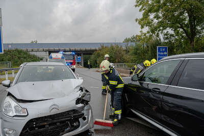 Verkehrsunfall Autobahnanschluss Engerwitzdorf FOKE-20211014171820130-006.jpg