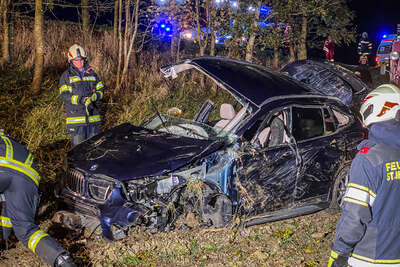 Fahrzeug über Böschung gestürzt: Zwei Verletzte bei Verkehrsunfall BAYER-IMG-9616.jpg