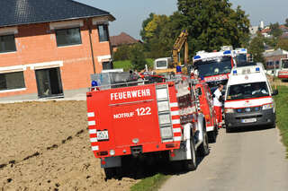 Feuerwehr rettet verschütteten Bauarbeiter bauarbeiter-verschuetet_017.jpg