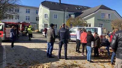 Volksschule wegen Fassadenbrandes evakuiert IMG-0003.jpg
