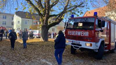 Volksschule wegen Fassadenbrandes evakuiert IMG-0016.jpg