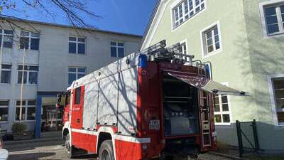 Volksschule wegen Fassadenbrandes evakuiert IMG-9997.jpg