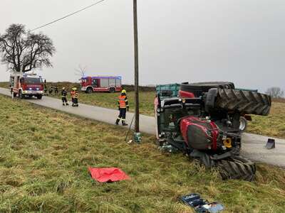 Traktor umgestürzt photo-2021-12-14-14-45-11.jpg