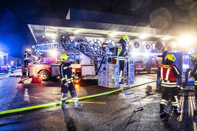 Großeinsatz nach Brandmelderauslösung bei Betrieb in Eferding BAYER-AB2-0746.jpg