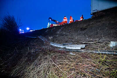 Welser Autobahn war nach Lkw-Unfall gesperrt FOKE-2022011308188661-025.jpg