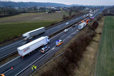 Welser Autobahn war nach Lkw-Unfall gesperrt FOKE-2022011308010096-010.jpg