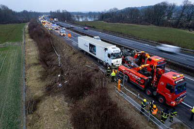 Welser Autobahn war nach Lkw-Unfall gesperrt FOKE-2022011307590092-009.jpg