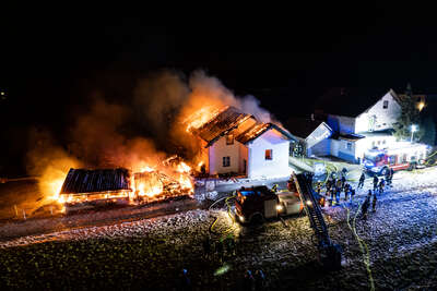 Wohnhaus bei Brand völlig zerstört FOKE-2022012304190117-016.jpg
