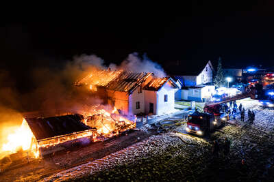 Wohnhaus bei Brand völlig zerstört FOKE-2022012304190118-017.jpg