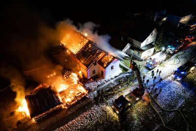 Wohnhaus bei Brand völlig zerstört FOKE-2022012304200120-018.jpg