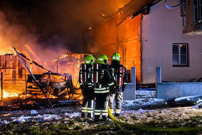 Wohnhaus bei Brand völlig zerstört FOKE-2022012304310787-013.jpg